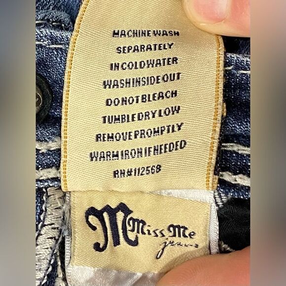Miss Me Bootcut Jeans 27x33 Distressed Stretch Cross Embellished EUC - Picture 9 of 13